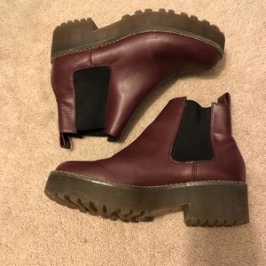 Platform Chelsea boots